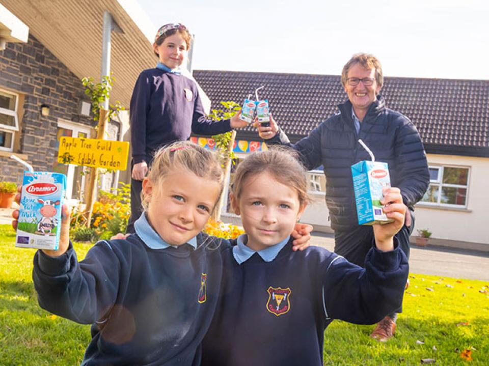 schools children enjoying avonmore milk